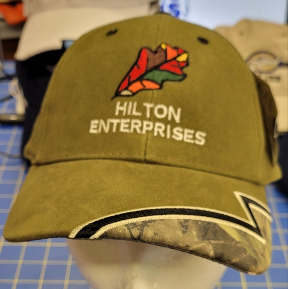 Mossy Oak Hilton Enterprises Camo & Green Adjustable Cap Hat - Picture 1 of 8